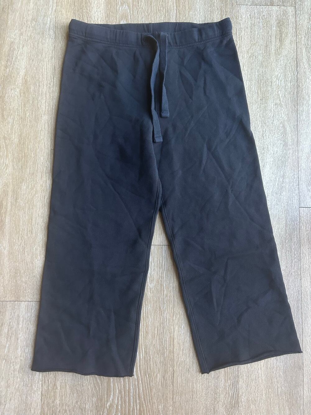Frank & Eileen Style Catherine Crop Wide Leg Sweatpants Black Raw Hem Cozy